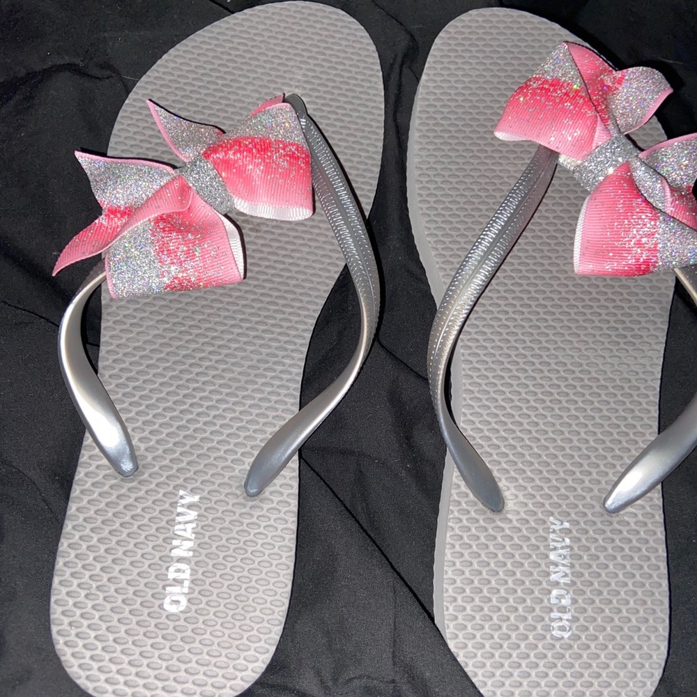 Old navy sandals with bow